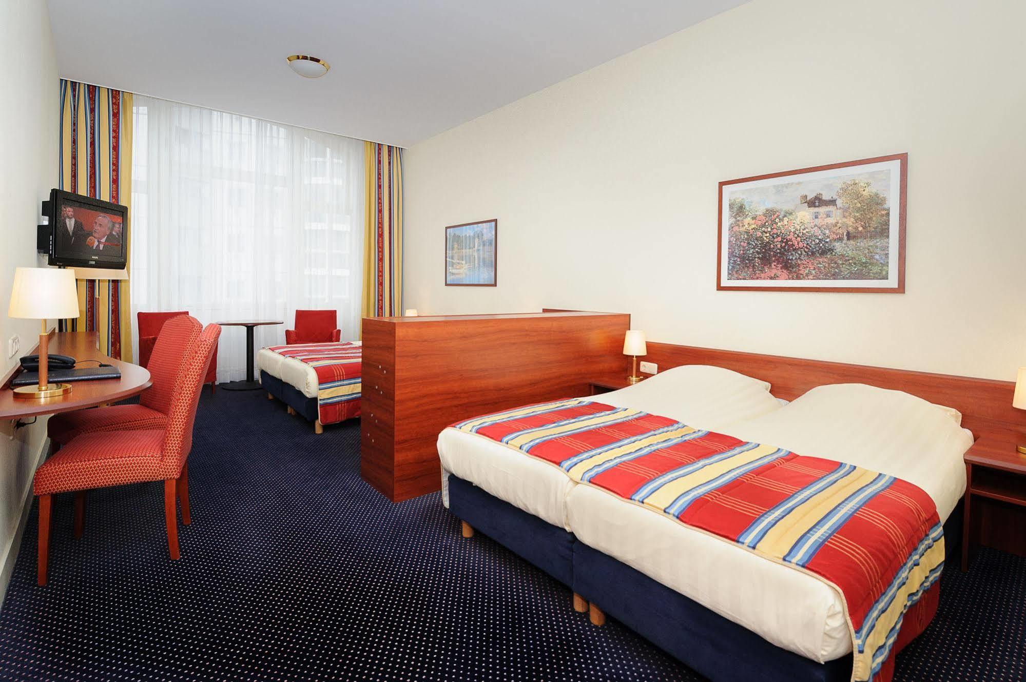 Boulevard Hotel Scheveningen Den Haag Bagian luar foto